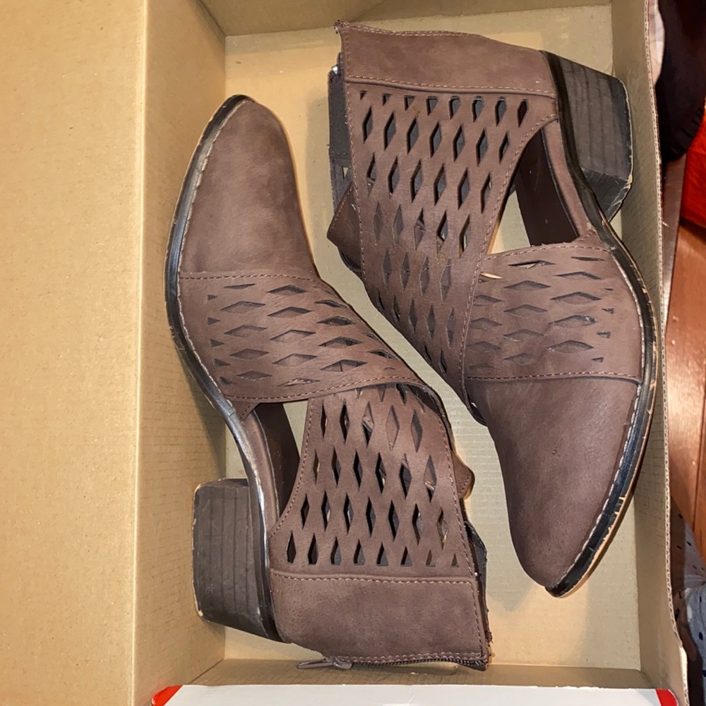Cute lil shoes